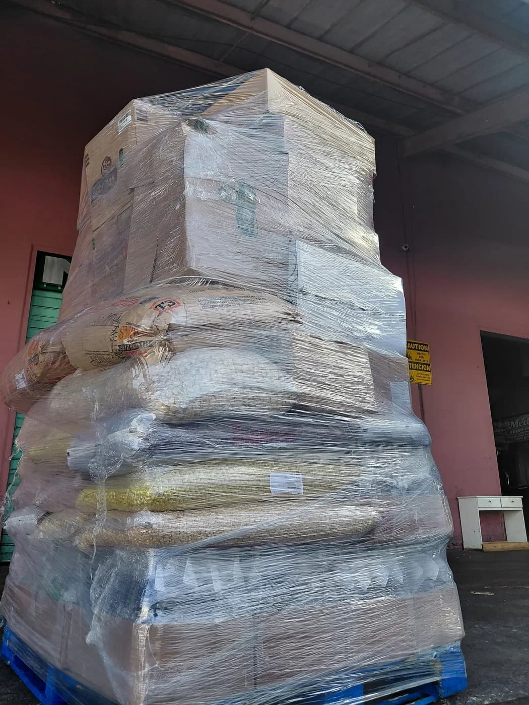 Pallet mixto de mayoreo armado y emplayado por SanAngel, ejemplo 7