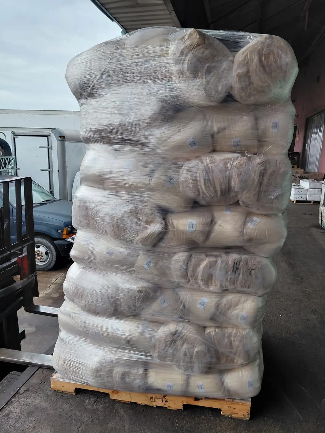 Pallet mixto de mayoreo armado y emplayado por SanAngel, ejemplo 39